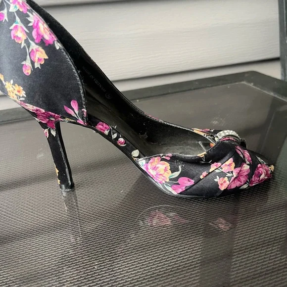 Call It Spring Black and Pink Floral Heels - Picture 4 of 4